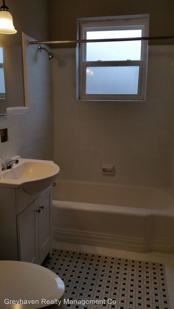 Building Photo - 2 br, 1 bath Apartment - 4907 Sunnyside Ave