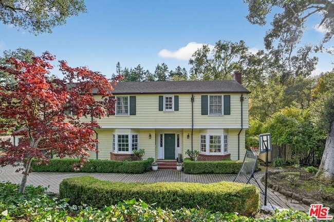 Building Photo - 15 N Ridgewood Rd