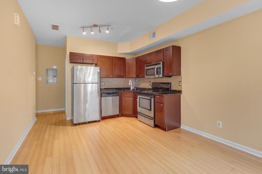 Primary Photo - 909 N 19th St