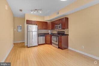Building Photo - 909 N 19th St