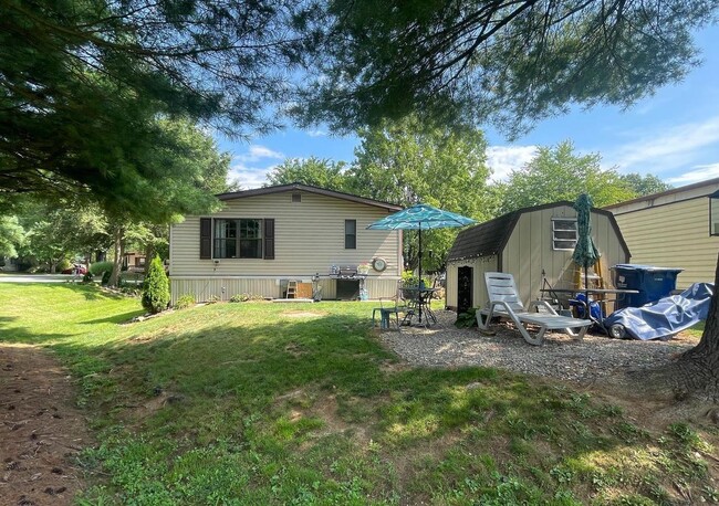 Foto del edificio - 731 Fallon Dr