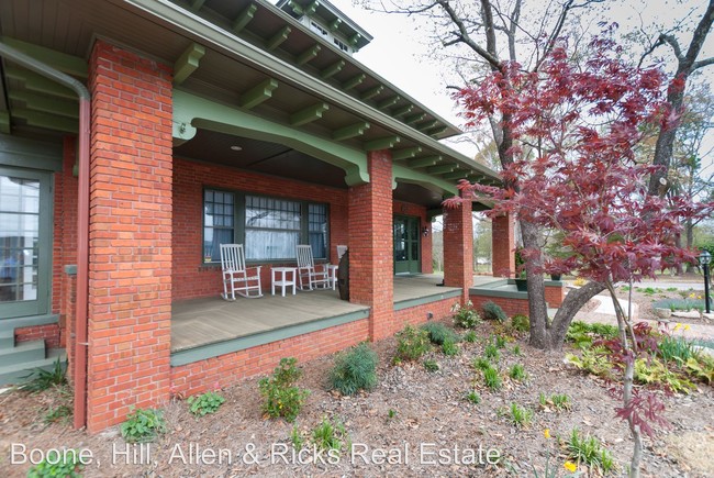 Building Photo - 4 br, 3.5 bath House - 1600 Goldrock Road