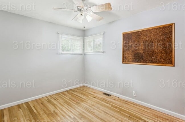 Foto del edificio - $1245 - 3 bed 1 bath - Single Family Home