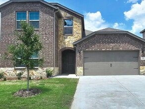 Building Photo - 1312 McCasland Dr