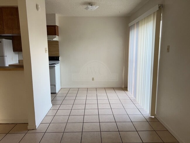 Building Photo - 1204 Covey Ln