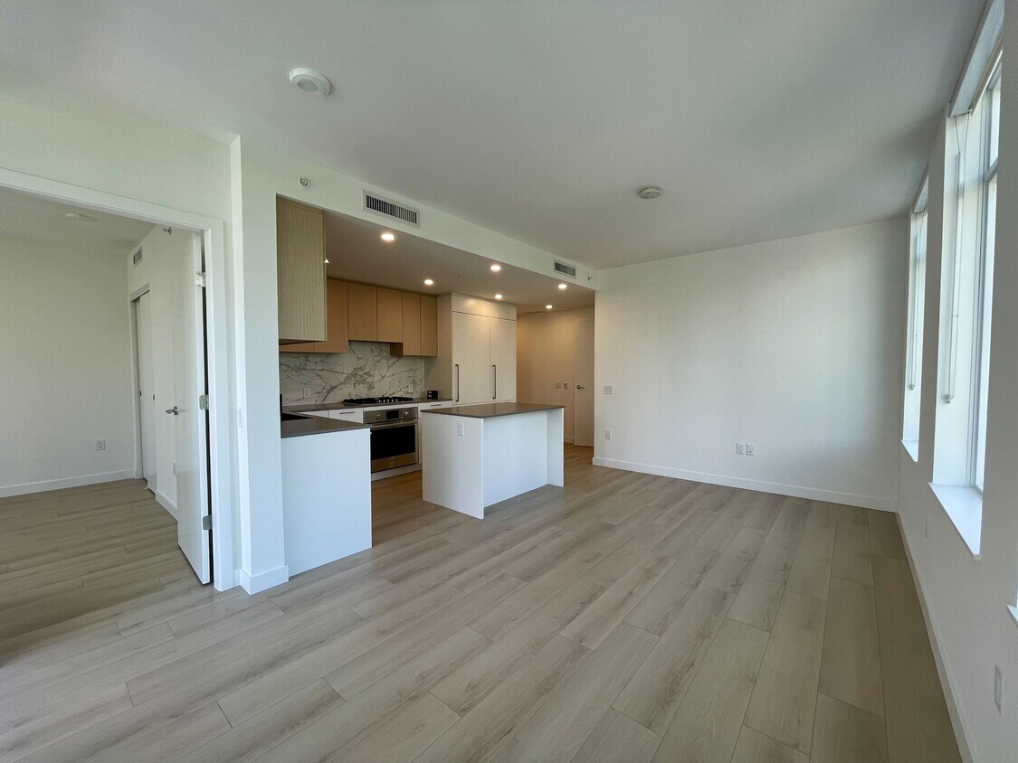 Photo principale - 6468 Willingdon Ave