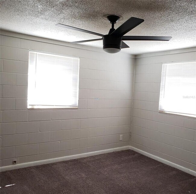 Foto del edificio - 9809 N 46th St