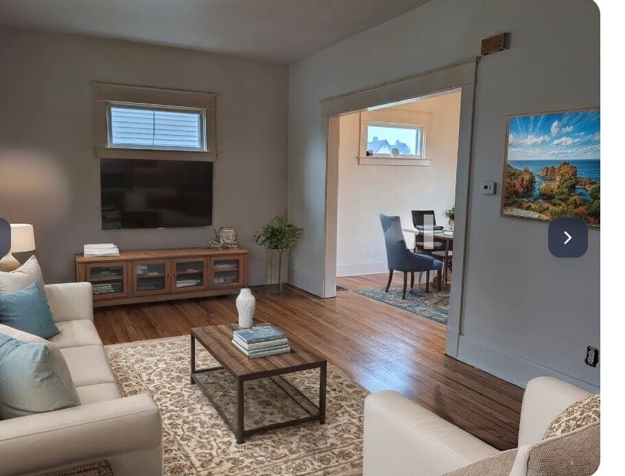 Foto principal - 409 E Bloomfield St