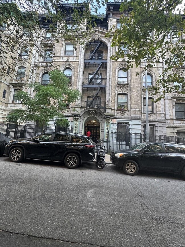 Building Photo - 614 W 136th St