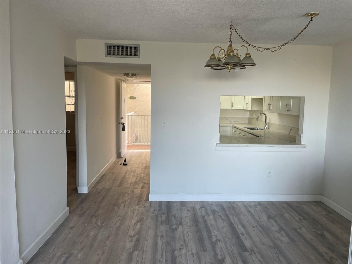 10000 NW 80th Ct Unit 2459, Miami Lakes, FL 33016 Condo for Rent in