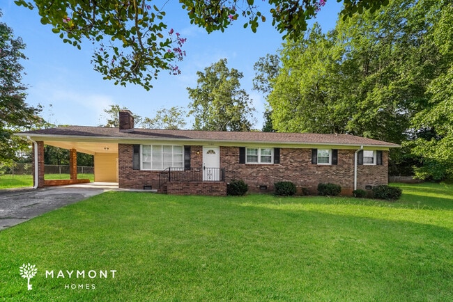 Building Photo - 5160 Largo Dr
