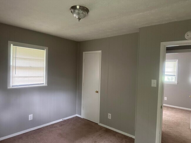 Building Photo - 369 Mulberry Dr