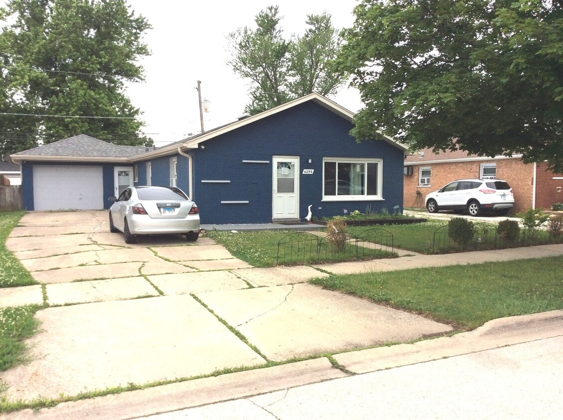 Primary Photo - 6255 Birmingham St