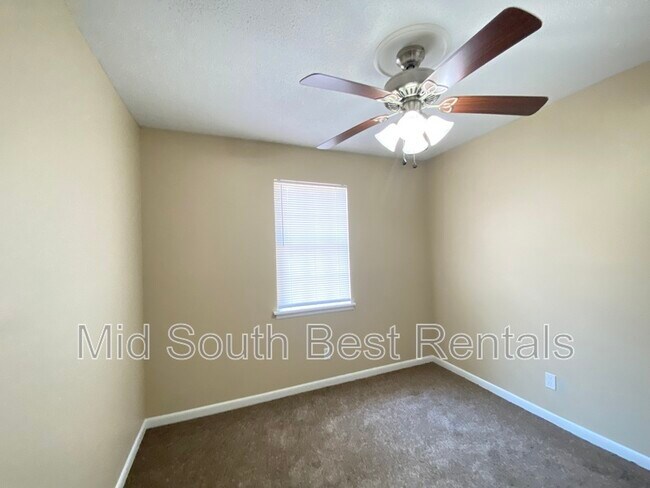 Foto del edificio - 1906 Kelly Dr