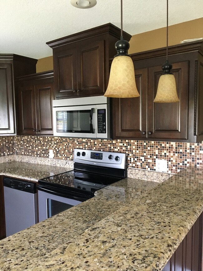 Foto del edificio - Luxurious 3BR/2BA Home with Stunning Backyard in Cottonwood Neighborhood