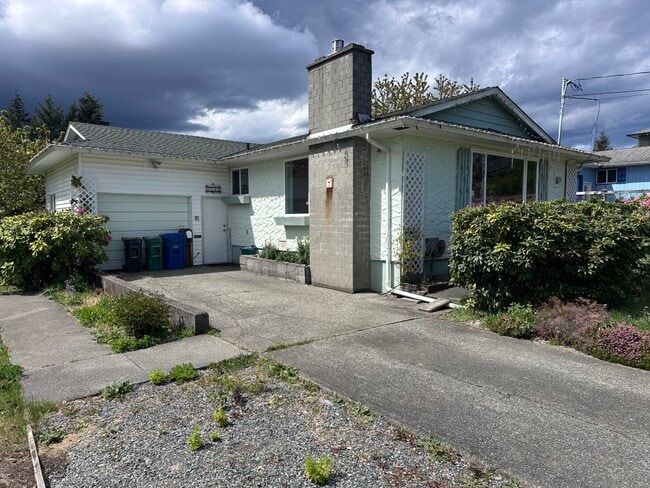 Building Photo - 2184 Lark Crescent