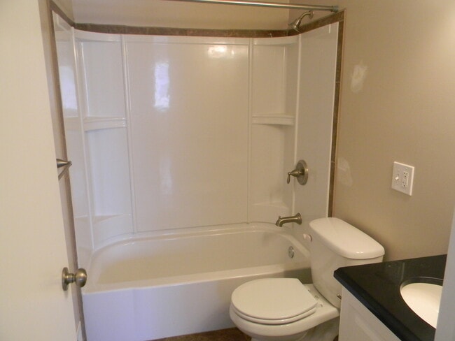 Building Photo - Madison Avenue Units