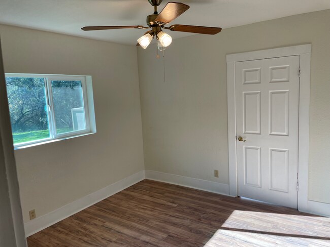 Foto del edificio - 112 Live Oak Knolls