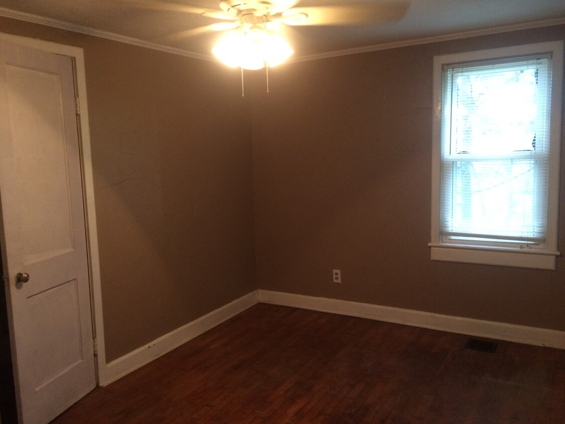 3034 Roseberry Rd Unit 2, Mascot, TN 37806 Apartments in Mascot, TN