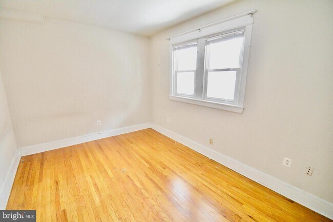 Foto del edificio - 3300 W Allegheny Ave