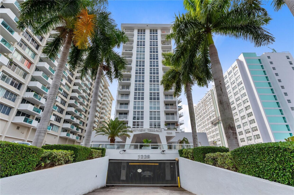 Foto principal - 1228 West Ave