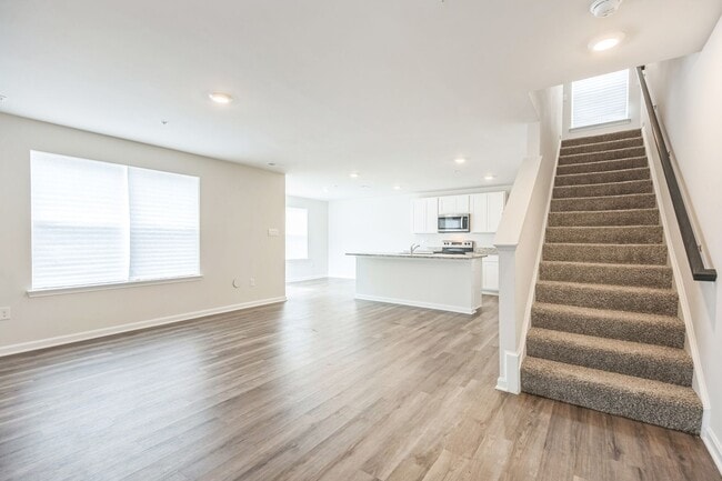 Foto del edificio - 322 Forest Edge Ave