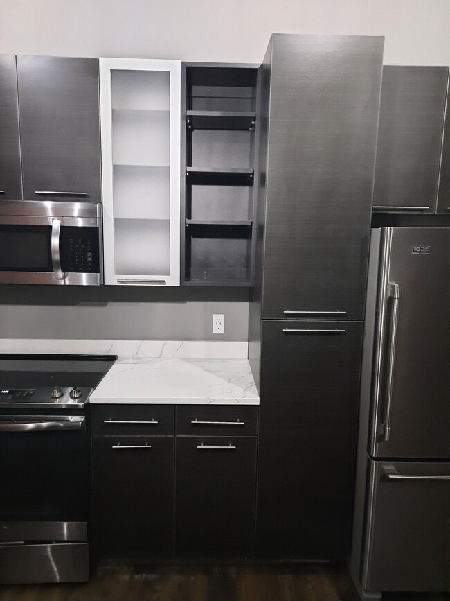 Building Photo - 901 9th St