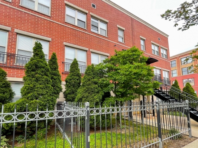 Foto del edificio - 757 W Evergreen Ave