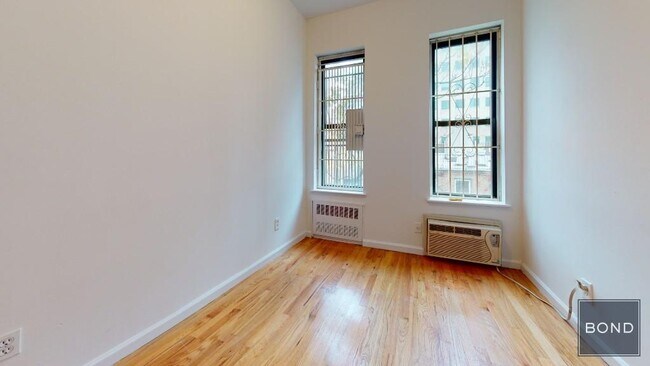 Building Photo - 425 E 65th St