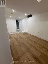 Building Photo - 20 Stirrup Ct