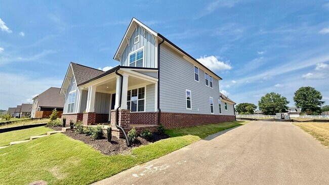 Foto del edificio - 5695 Pleasant Pk Pl
