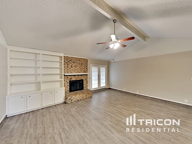Foto del edificio - 9941 Farmington Dr