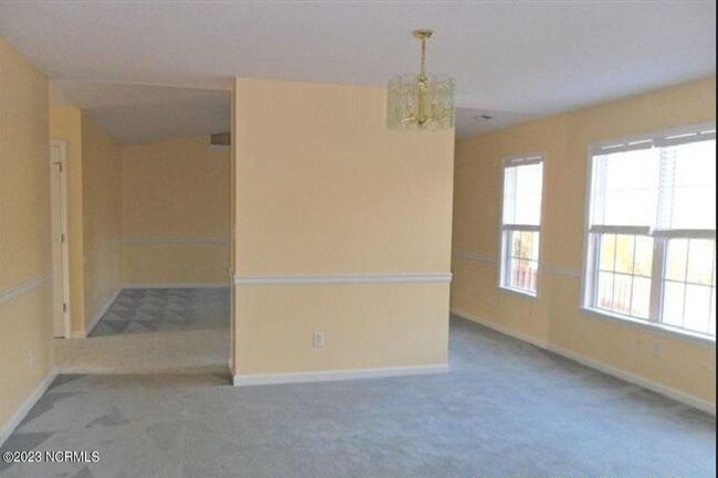Building Photo - Wonderful 3 Bedroom Home-437 Boysenberry