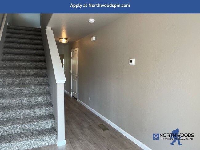 Building Photo - Newer Build-3 Bedroom 2.5 Bath 2 Story Hom...