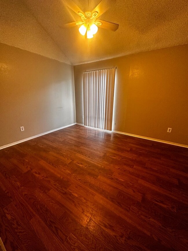 Building Photo - 5001 Belle Ter