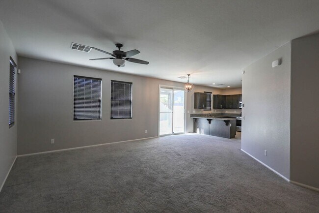 Foto del edificio - Beautiful 3 Bedroom Home, In Gated Community, Convenient To Nellis AFB