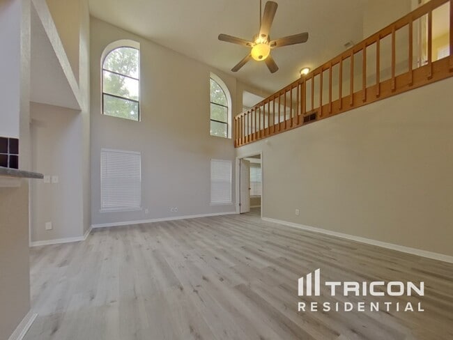 Building Photo - 593 Remington Oak Dr