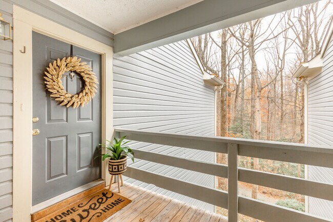 Building Photo - 2241 Lovedale Ln