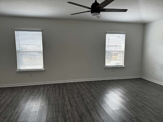 Building Photo - 146 Old Canoe Ln