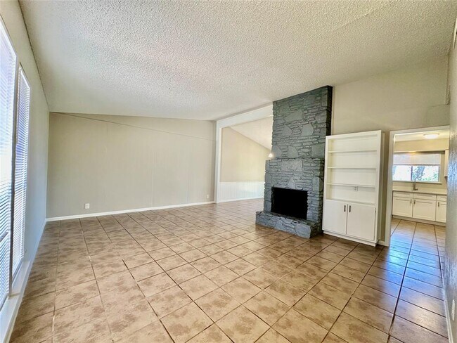 Foto del edificio - 12310 Willow Wild Dr