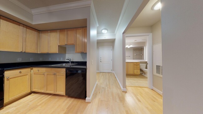 Foto del edificio - Logan Circle One Bedroom With Private Balc...