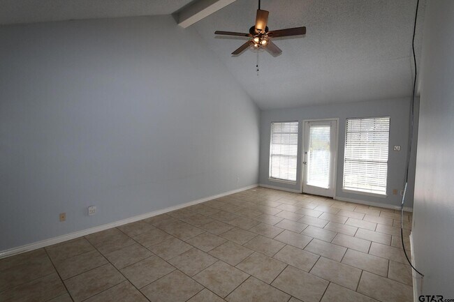 Foto del edificio - 963 Creekside Drive