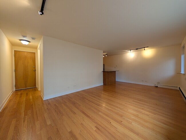 Foto del edificio - 630 W Wrightwood Ave