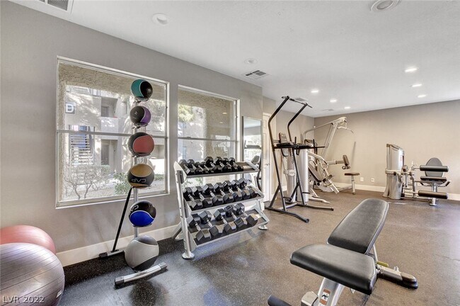 Foto del edificio - 4200 S Valley View Blvd