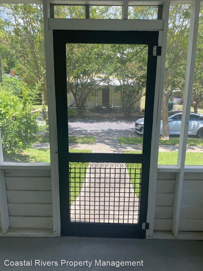 Foto del edificio - 3 br, 2 bath House - 525 E 2nd Street