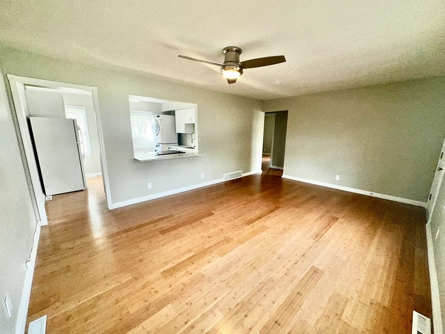 Building Photo - 7330 S 71st St