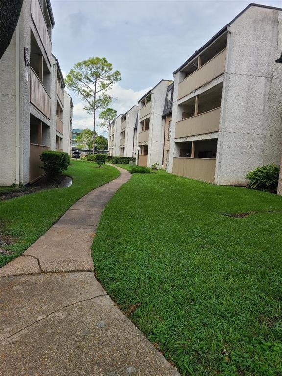Foto del edificio - 8431 Hearth Dr