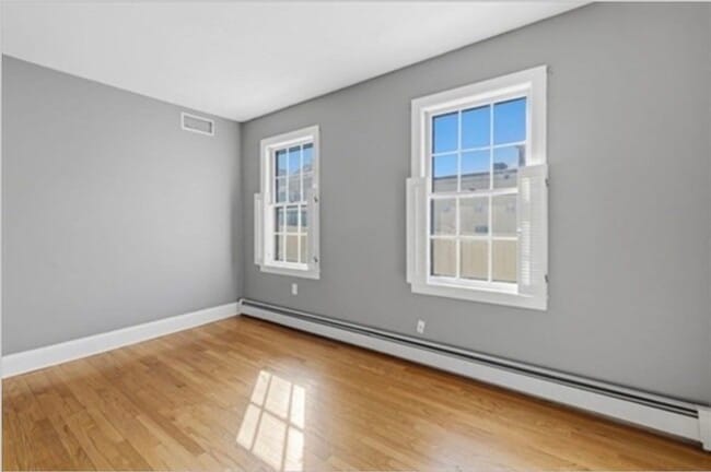 Building Photo - 260 Brookline St