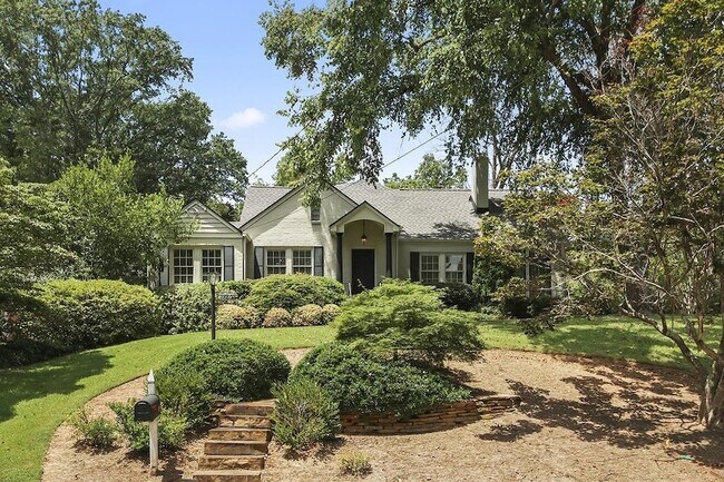Foto del edificio - 2880 Alpine Rd NE