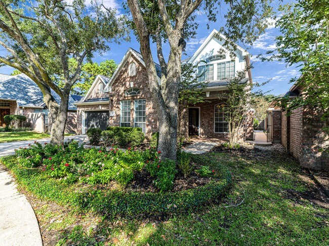 Foto del edificio - 5407 Lake Pl Dr